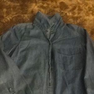 ☀️5 for $20☀️ Old Navy Denim Button Up